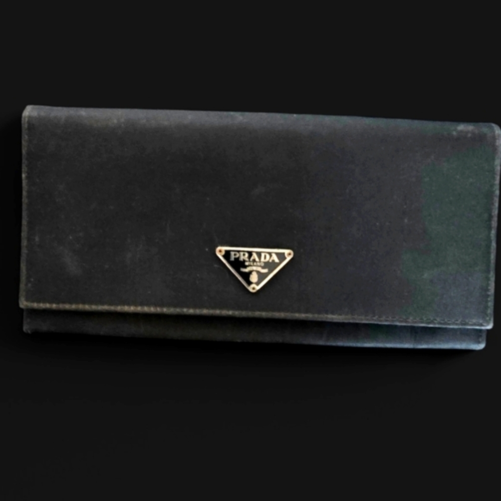Prada Black Tri-Fold Wallet Tessuto Nylon out, Leather In! Exceptional condition